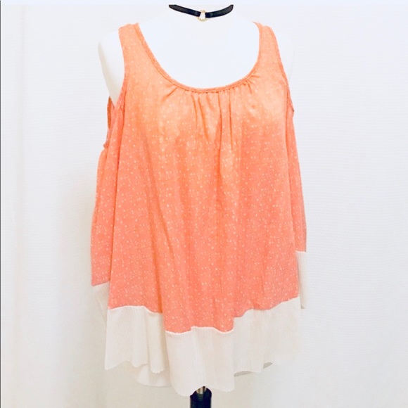 Cold Shoulder Top - Picture 5 of 6